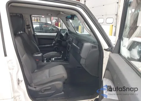 2008 Jeep Commander Sport z USA, uszkodzony, nr VIN 1J8HG48K98C108194